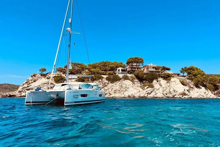 Luxury Catamaran Sailing with Welcome Drinks and Tapas
