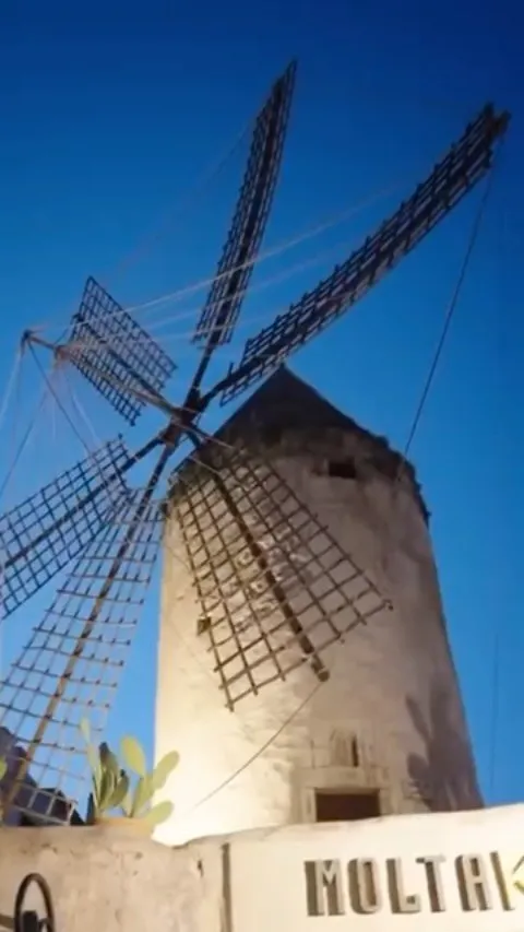 Moltak — The Windmill Kitchen Cooking Class