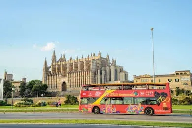 Palma de Mallorca Hop-on Hop-off Bus Tour with Attraction Entry